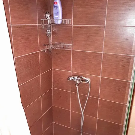 Plaza Apartment *